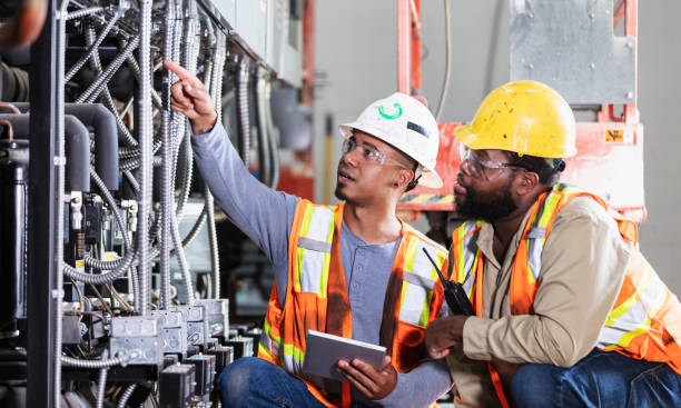 Best Electrical Contractors for Businesses  in Vincent, CA